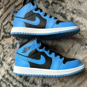 Boys Air Jordan mids. Mint condition. Size 12 but fits like 11.5